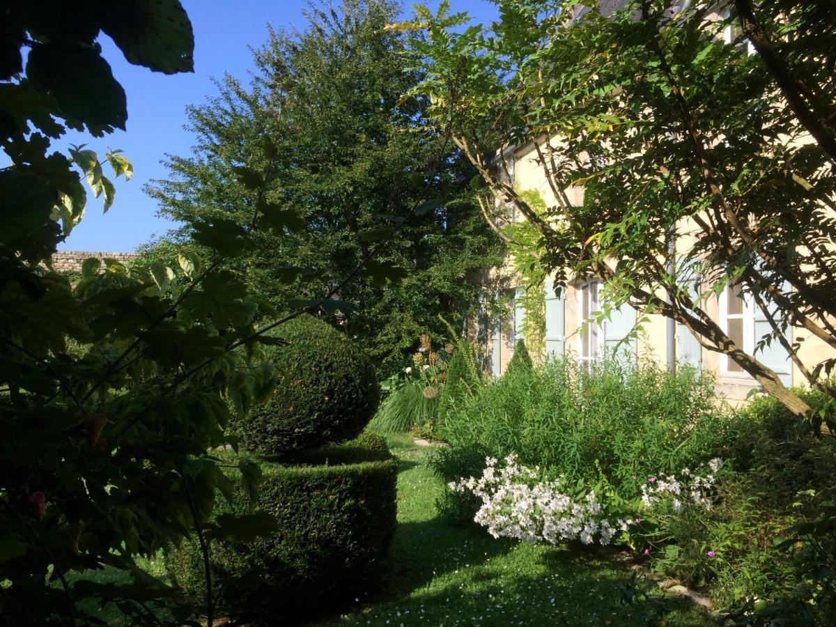 De Ma Fenetre Bed & Breakfast Saint-Martin-des-Entrees Exterior photo