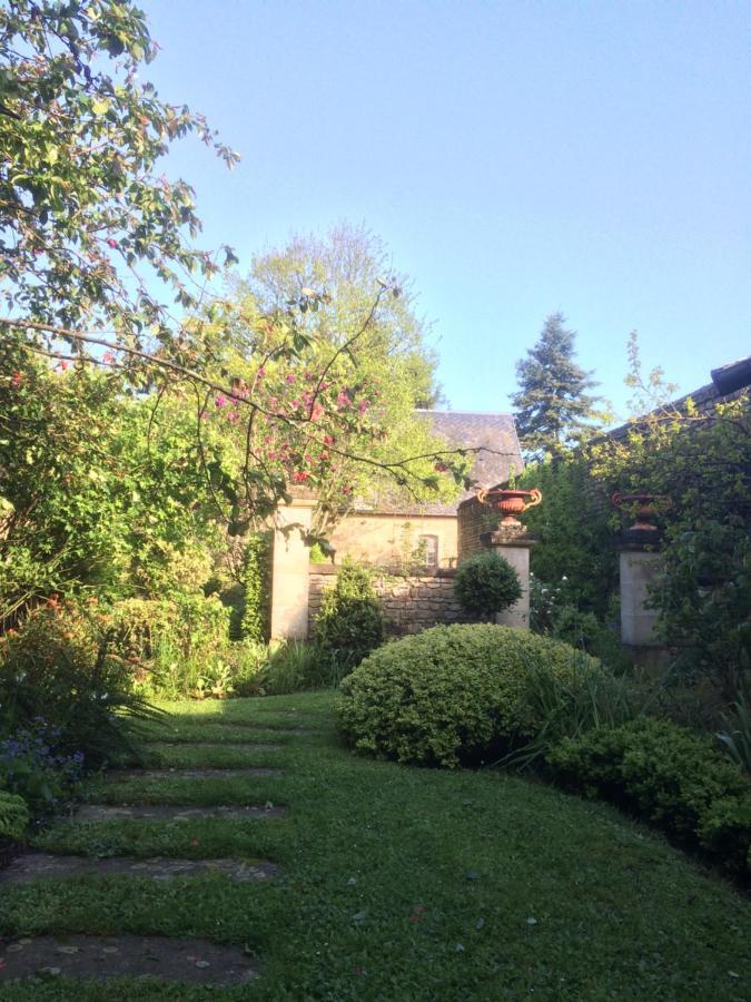 De Ma Fenetre Bed & Breakfast Saint-Martin-des-Entrees Exterior photo