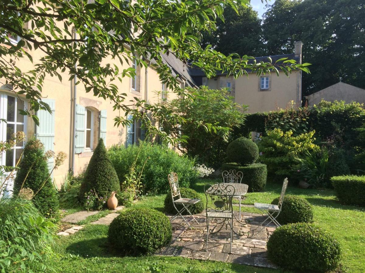 De Ma Fenetre Bed & Breakfast Saint-Martin-des-Entrees Exterior photo