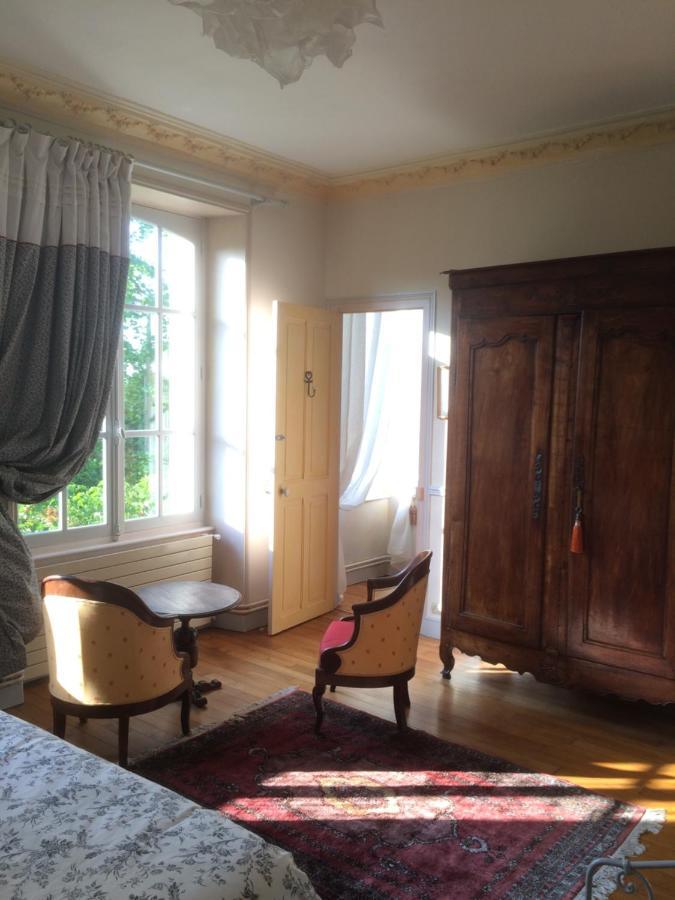 De Ma Fenetre Bed & Breakfast Saint-Martin-des-Entrees Exterior photo