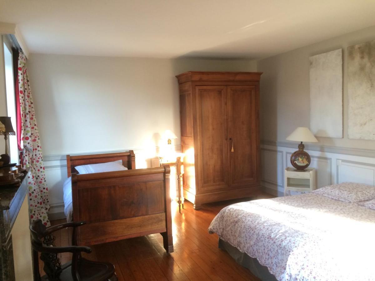 De Ma Fenetre Bed & Breakfast Saint-Martin-des-Entrees Exterior photo