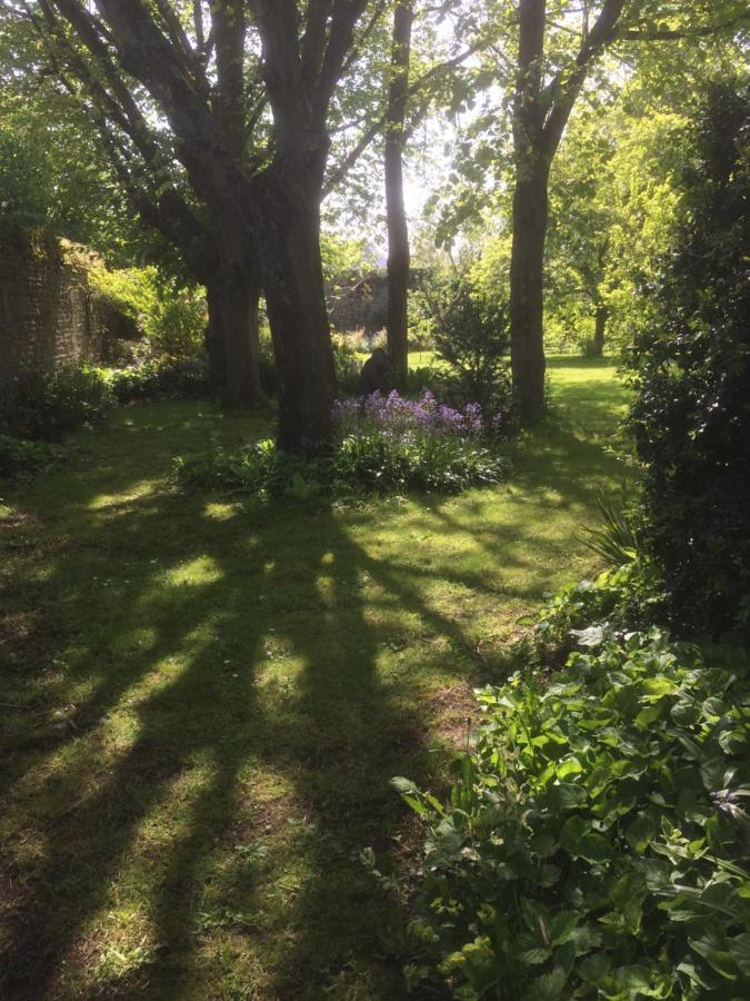 De Ma Fenetre Bed & Breakfast Saint-Martin-des-Entrees Exterior photo