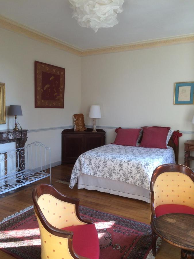 De Ma Fenetre Bed & Breakfast Saint-Martin-des-Entrees Exterior photo